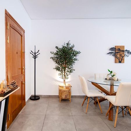 Michael'S Seaside Homely Apartment In Varkiza Exterior foto