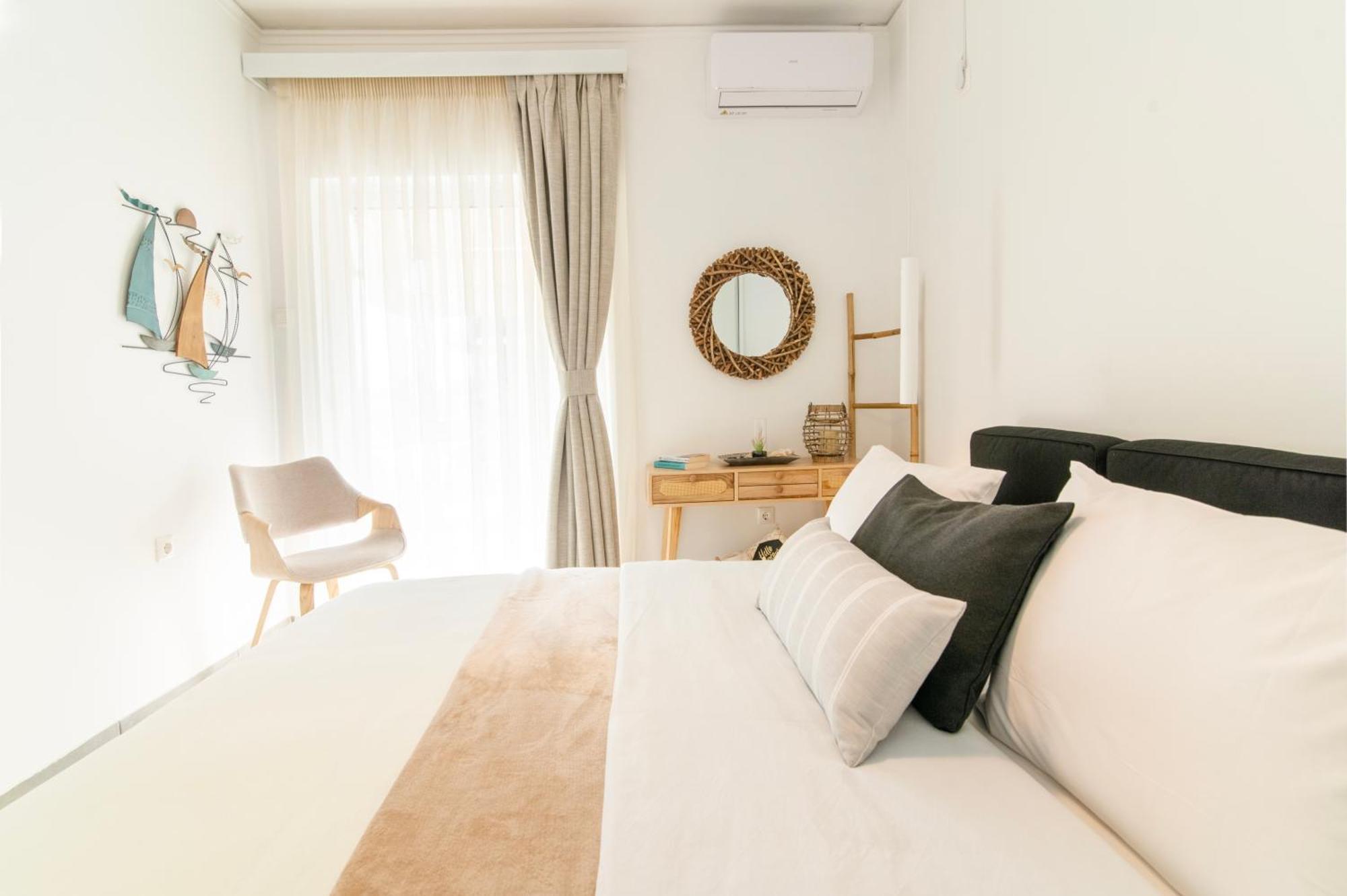 Michael'S Seaside Homely Apartment In Varkiza Exterior foto